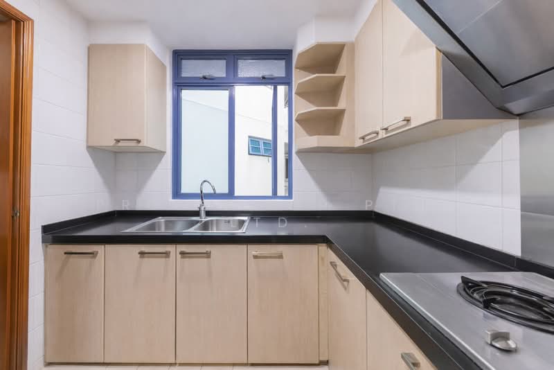 Sanctuary Green Condominium For Sale at S$ 2,350,000 | PropertyGuru Singapore - Kitchen