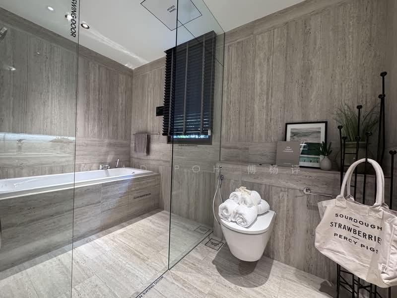 River Modern Condominium For Sale at S$ 4,588,000 | PropertyGuru Singapore - Bathroom