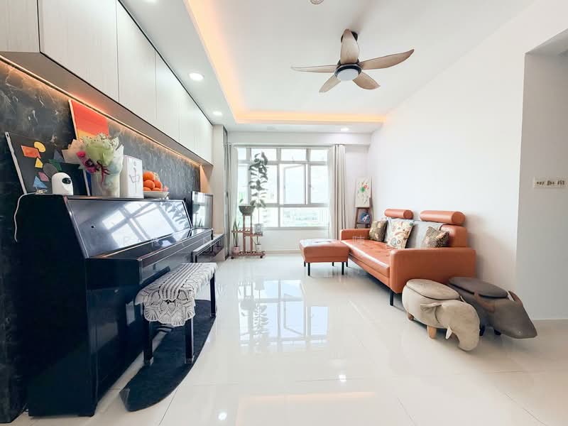 182B Woodlands Street 13 HDB Flat For Sale at S$ 880,000 | PropertyGuru Singapore - Living Room