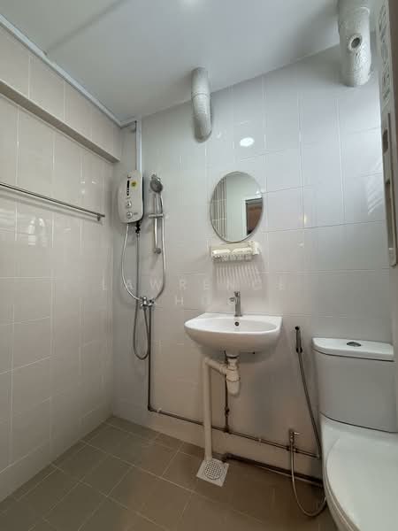 770 Yishun Avenue 3, 770 Yishun Avenue 3, 2 Bedrooms, 700 sqft, HDB Flat For Rent, by Lawrence Khoo, 500057830 - Bathroom - PropertyGuru.com.sg