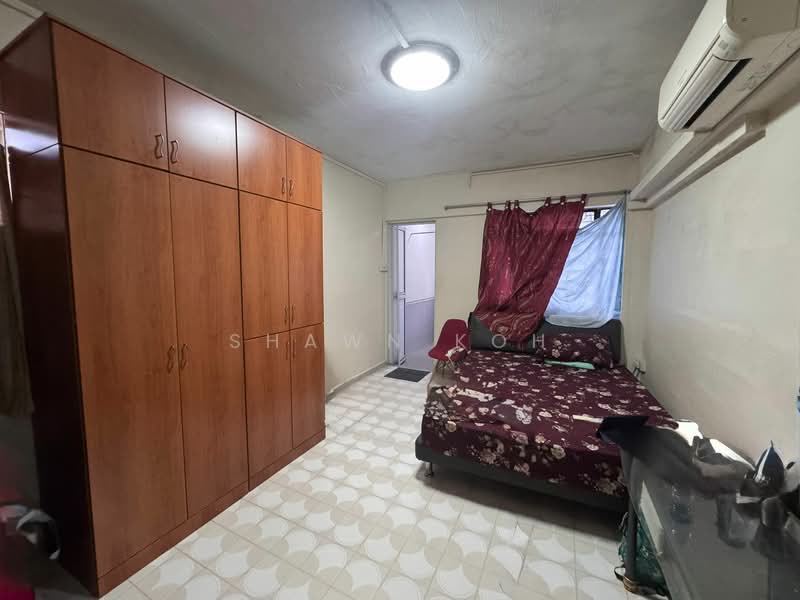906 Tampines Avenue 4 HDB Flat For Sale at S$ 658,000 | PropertyGuru Singapore - Bedroom