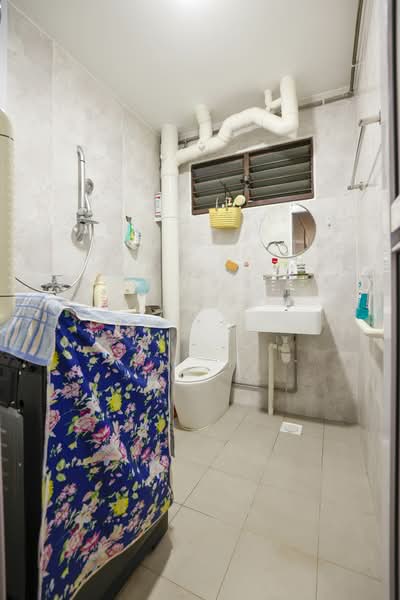141 Simei Street 2, 141 Simei Street 2, Room Rental, 110 sqft, HDB Flat For Rent, by Ivy Tham, 500057871 - Bathroom - PropertyGuru.com.sg