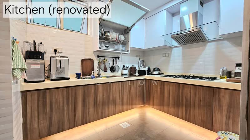 Hillview Apartments Apartment For Sale at S$ 1,850,000 | PropertyGuru Singapore - Kitchen