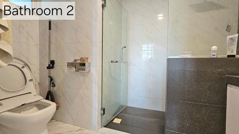 Hillview Apartments Apartment For Sale at S$ 1,850,000 | PropertyGuru Singapore - Bathroom