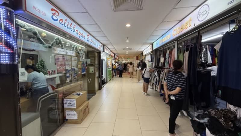 Lucky Plaza, 304 Orchard Road, 382 sqft, Mall Shop For Rent, by Alvin Chua, 500057886 - Corridor - CommercialGuru.com.sg