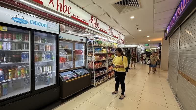 Lucky Plaza, 304 Orchard Road, 382 sqft, Mall Shop For Rent, by Alvin Chua, 500057886 - Corridor - CommercialGuru.com.sg