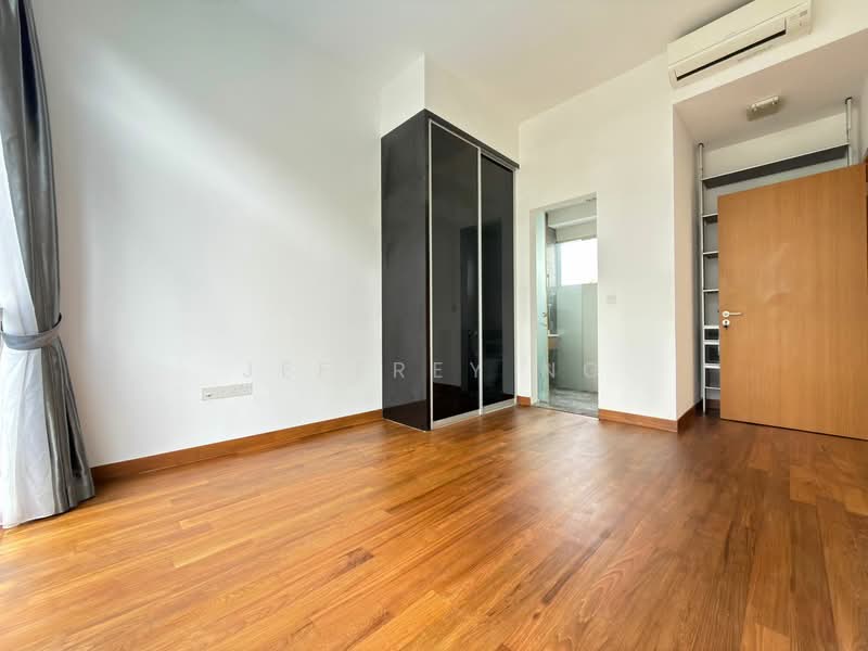The Greenwich Condominium For Sale at S$ 1,588,888 | PropertyGuru Singapore - Master Bedroom