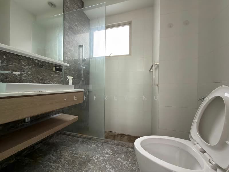 The Greenwich Condominium For Sale at S$ 1,588,888 | PropertyGuru Singapore - Bathroom