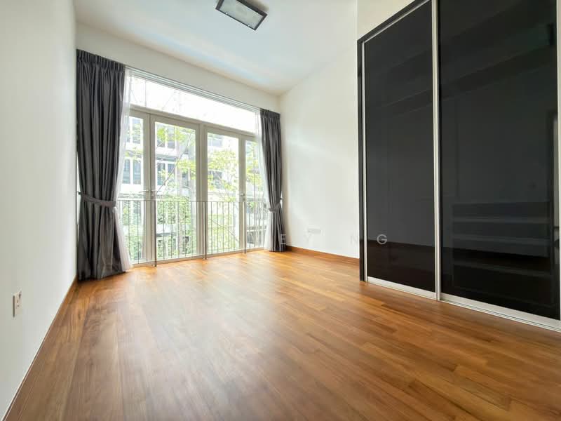 The Greenwich Condominium For Sale at S$ 1,588,888 | PropertyGuru Singapore - Master Bedroom