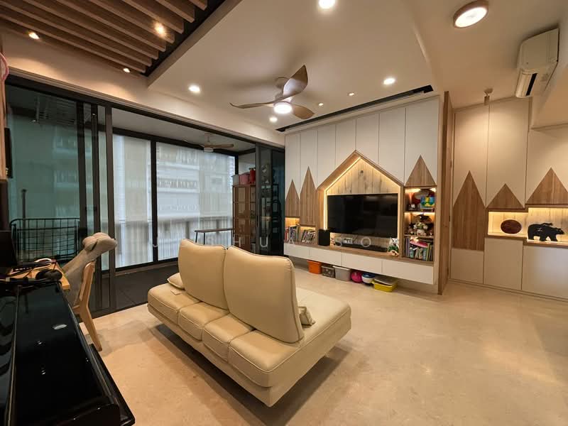 The Luxurie Condominium For Sale at S$ 2,400,000 | PropertyGuru Singapore - Living Room