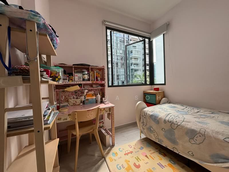 The Luxurie Condominium For Sale at S$ 2,400,000 | PropertyGuru Singapore - Bedroom