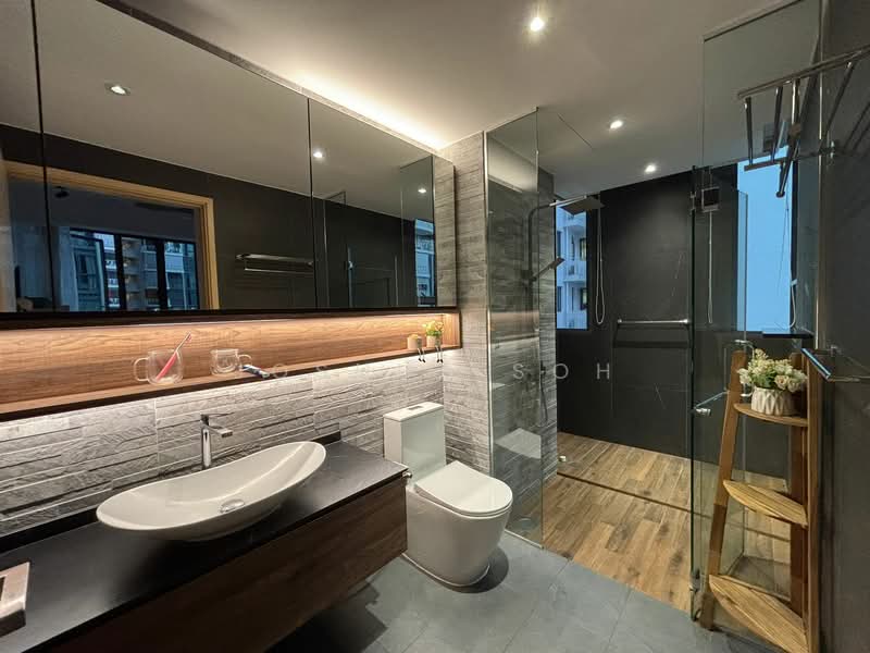 The Luxurie Condominium For Sale at S$ 2,400,000 | PropertyGuru Singapore - Bathroom