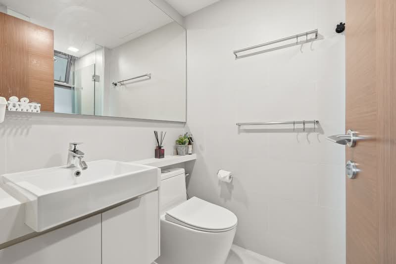 The Topiary Executive Condominium For Sale at S$ 1,700,000 | PropertyGuru Singapore - Bathroom