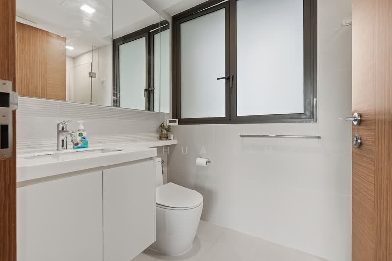 The Topiary Executive Condominium For Sale at S$ 1,700,000 | PropertyGuru Singapore - Bathroom