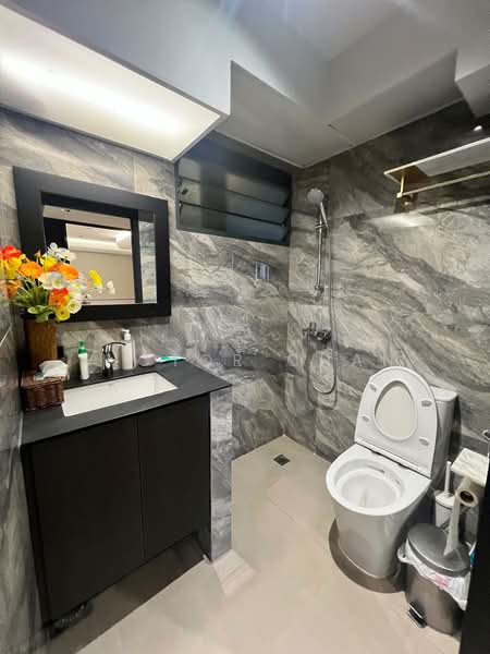 310A Punggol Walk HDB Flat For Sale at S$ 960,000 | PropertyGuru Singapore - Bathroom