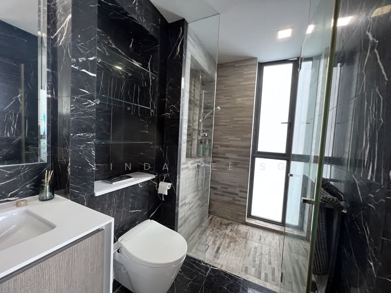 J Gateway, 2 Gateway Drive, 3 Bedrooms, 969 sqft, Condominium For Rent, by Linda Lee SG, 500057993 - Bathroom - PropertyGuru.com.sg