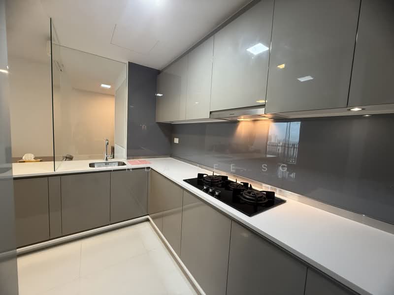 J Gateway, 2 Gateway Drive, 3 Bedrooms, 969 sqft, Condominium For Rent, by Linda Lee SG, 500057993 - Kitchen - PropertyGuru.com.sg