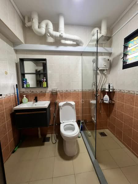 178 Yung Sheng Road HDB Flat For Sale at S$ 520,000 | PropertyGuru Singapore - Bathroom