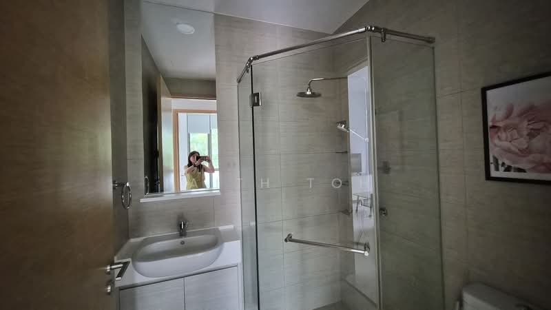 The Skywoods Condominium For Sale at S$ 998,888 | PropertyGuru Singapore - Bathroom