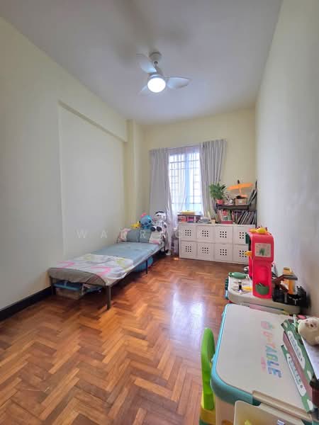 Regent Heights, 50 Bukit Batok East Avenue 5, 3 Bedrooms, 1,023 sqft, Condominium For Rent, by Warrick ., 500058031 - Bedroom - PropertyGuru.com.sg