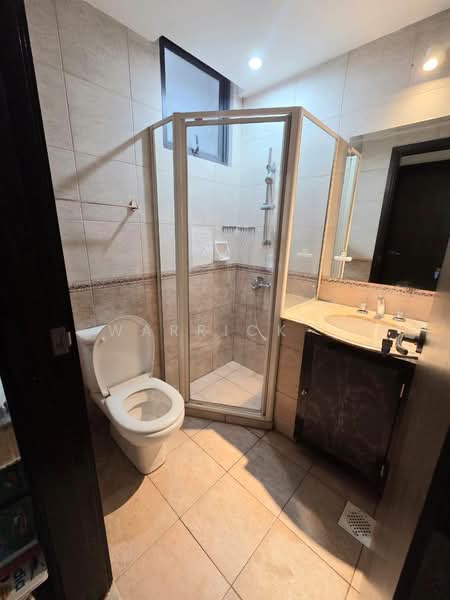 Regent Heights, 50 Bukit Batok East Avenue 5, 3 Bedrooms, 1,023 sqft, Condominium For Rent, by Warrick ., 500058031 - Bathroom - PropertyGuru.com.sg