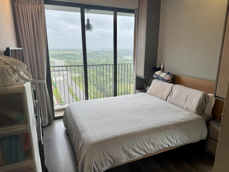 Riverbank at Fernvale, Sengkang West Way/Fernvale, 3 Bedrooms, 1,055 sqft, Condominium For Sale, by Sandra Tan, 500058034 - Master Bedroom with Balcony  - PropertyGuru.com.sg