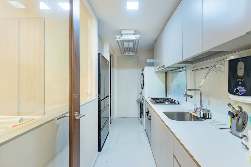 The Visionaire Executive Condominium For Sale at S$ 1,450,000 | PropertyGuru Singapore - Kitchen