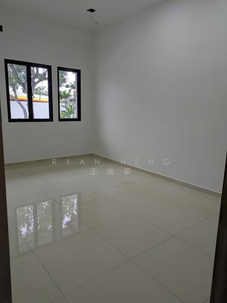 Just Listed | 1km to Tao Nan School | Recently Renovated 2-Sty Modern Family Home, 1km to Tao Nan, 4 Bedrooms, 2,300 sqft, Terraced House For Rent, by Ryan Heng 王俊荣, 500058039 - Common Bedroom 2 - PropertyGuru.com.sg