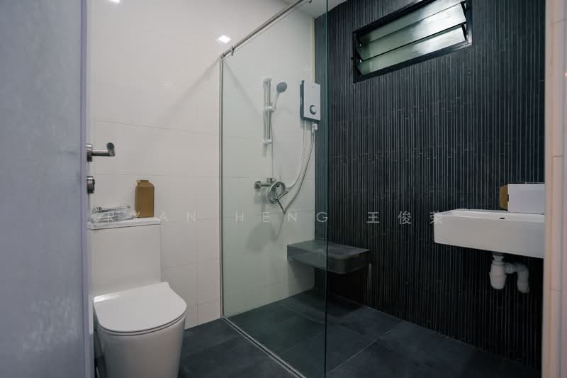 Open House | 1km to Tao Nan School | Recently Renovated 2-Sty Modern Family Home, 1km to Tao Nan, 4 Bedrooms, 2,400 sqft, Terraced House For Rent, by Ryan Heng, 500058039 - Bathroom - PropertyGuru.com.sg