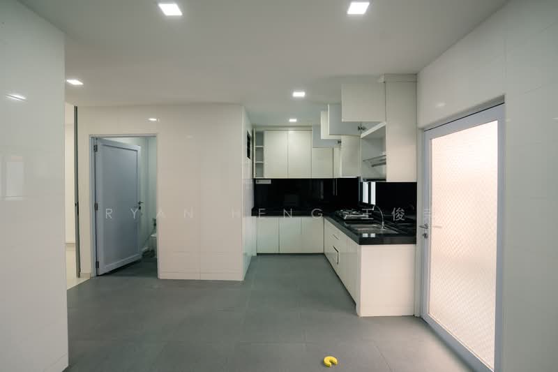 Open House | 1km to Tao Nan School | Recently Renovated 2-Sty Modern Family Home, 1km to Tao Nan, 4 Bedrooms, 2,400 sqft, Terraced House For Rent, by Ryan Heng, 500058039 - Kitchen - PropertyGuru.com.sg