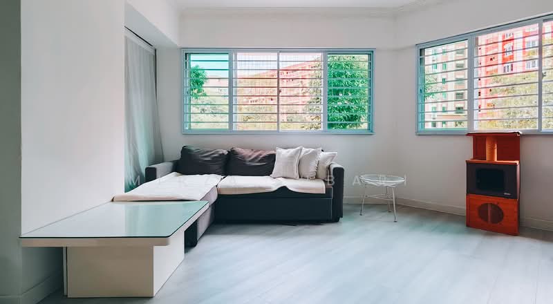 487B Tampines Street 45 HDB Flat For Sale at S$ 600,000 | PropertyGuru Singapore - Living Room