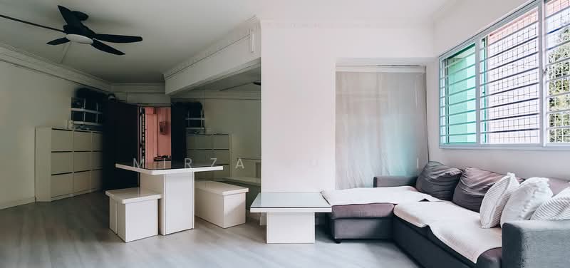 487B Tampines Street 45 HDB Flat For Sale at S$ 600,000 | PropertyGuru Singapore - Living Room