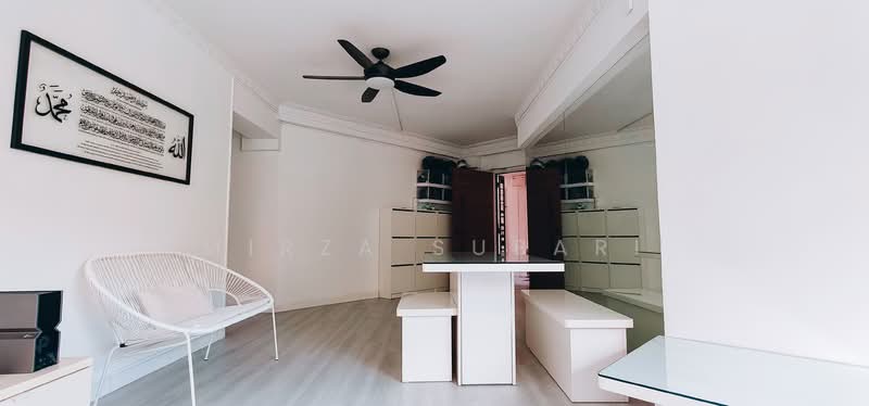 487B Tampines Street 45 HDB Flat For Sale at S$ 600,000 | PropertyGuru Singapore - Dining Room