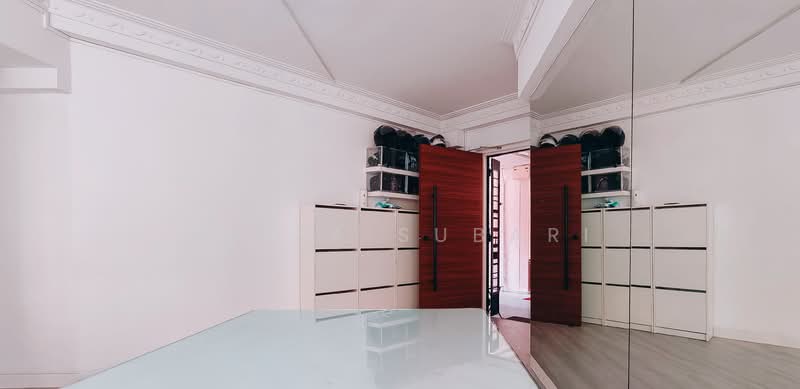 487B Tampines Street 45 HDB Flat For Sale at S$ 600,000 | PropertyGuru Singapore - Entrance