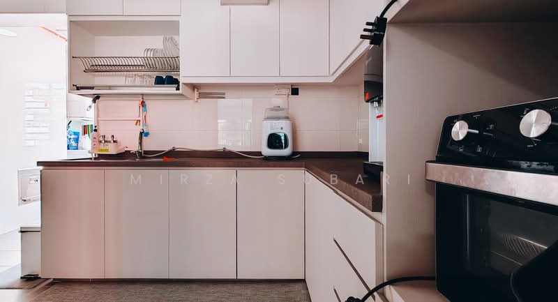 487B Tampines Street 45 HDB Flat For Sale at S$ 600,000 | PropertyGuru Singapore - Kitchen