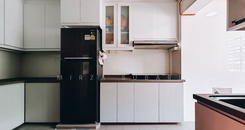 487B Tampines Street 45 HDB Flat For Sale at S$ 600,000 | PropertyGuru Singapore - Kitchen