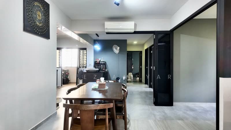 463A Bukit Batok Street 41 HDB Flat For Sale at S$ 780,000 | PropertyGuru Singapore - Dining Room