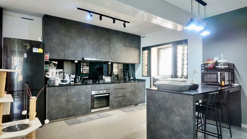 463A Bukit Batok Street 41 HDB Flat For Sale at S$ 780,000 | PropertyGuru Singapore - Kitchen