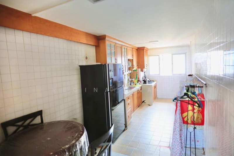 122 Bedok Reservoir Road, 122 Bedok Reservoir Road, 3 Bedrooms, 1,109 sqft, HDB Flat For Sale, by Regina Huang, 500058053 - Kitchen - PropertyGuru.com.sg