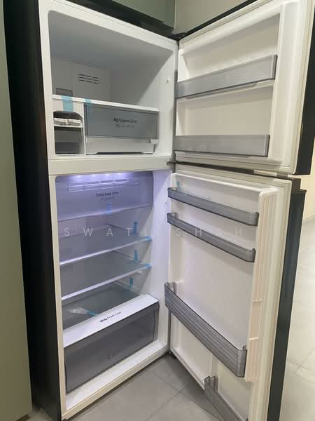 Neptune Court, 1 Marine Vista, 4 Bedrooms, 1,636 sqft, Apartment For Rent, by Swati Shah, 500058060 - Kitchen - PropertyGuru.com.sg