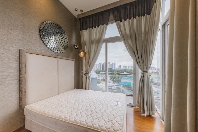 Suites @ Topaz Condominium For Sale at S$ 1,488,000 | PropertyGuru Singapore - Bedroom