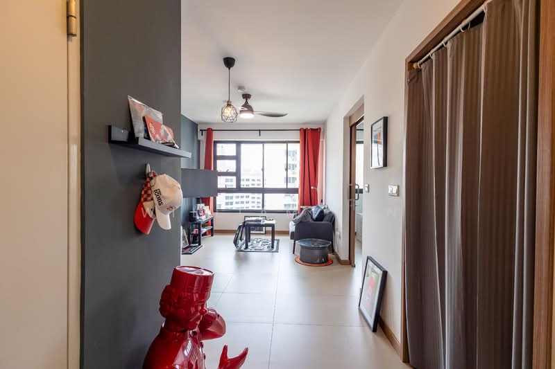 467C Bukit Batok West Avenue 9 HDB Flat For Sale at S$ 415,000 | PropertyGuru Singapore - Living Room