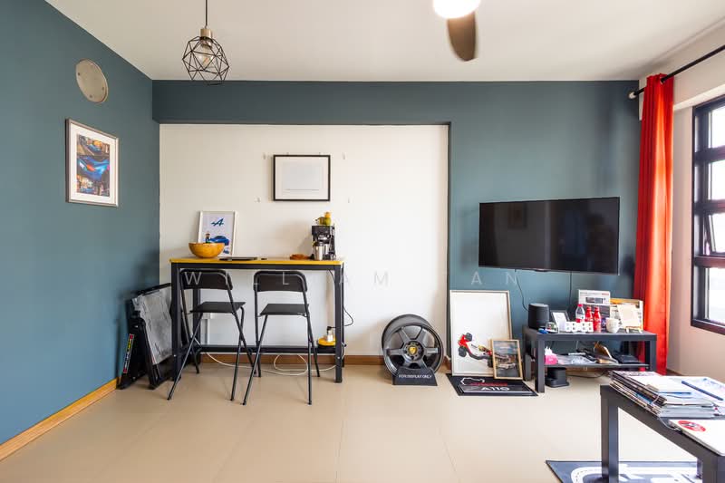 467C Bukit Batok West Avenue 9 HDB Flat For Sale at S$ 415,000 | PropertyGuru Singapore - Living Room