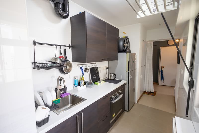 467C Bukit Batok West Avenue 9 HDB Flat For Sale at S$ 415,000 | PropertyGuru Singapore - Kitchen