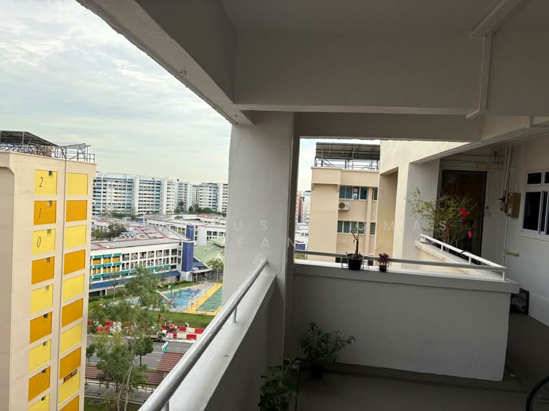 215 Tampines Street 23 HDB Flat For Sale at S$ 490,000 | PropertyGuru Singapore - Balcony