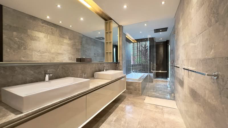 Bukit Timah Rare Hilltop GCB-Style Bungalow 10,480 sqft land, oriole crescent, 5 Bedrooms, 12,000 sqft, Bungalow House For Sale, by Hu Yan, 500058083 - Bathroom - PropertyGuru.com.sg