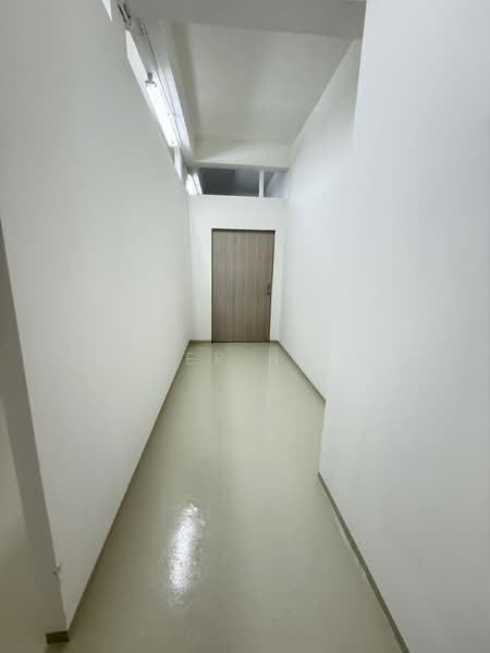 Golden Wall Flatted Factory, 2 Jalan Rajah, 1,420 sqft, Factory / Workshop (B2) For Sale, by Jasper Ho 何潔, 500058104 - Corridor - CommercialGuru.com.sg