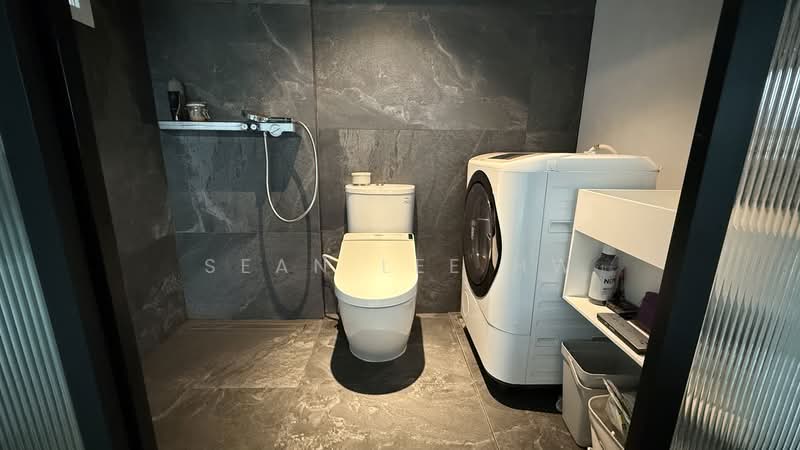 18 Cantonment Close, 18 Cantonment Close, 3 Bedrooms, 969 sqft, HDB Flat For Sale, by Sean Lee HW, 500058113 - Bathroom - PropertyGuru.com.sg