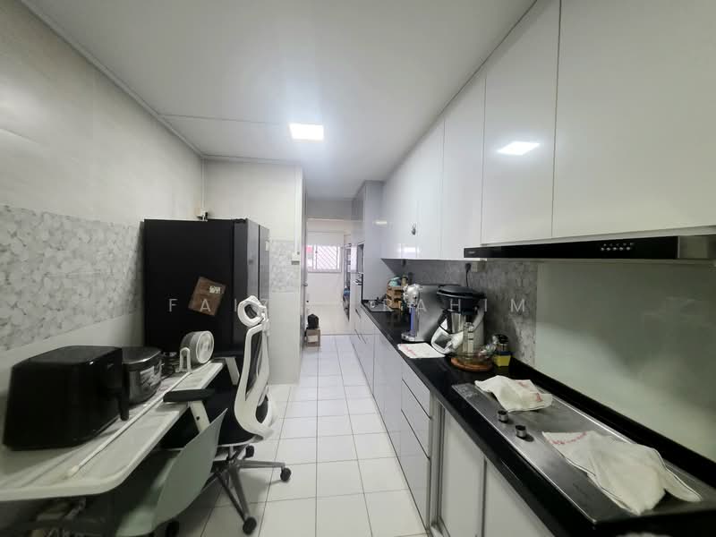 655 Yishun Avenue 4 HDB Flat For Sale at S$ 480,000 | PropertyGuru Singapore