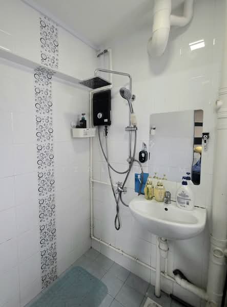 655 Yishun Avenue 4 HDB Flat For Sale at S$ 480,000 | PropertyGuru Singapore